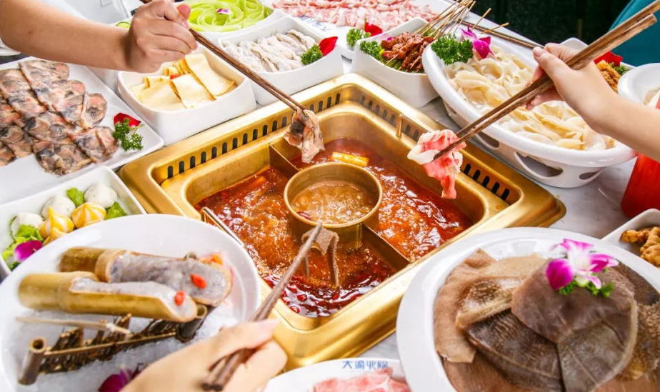 智能無(wú)煙火鍋?zhàn)馈驗(yàn)閷?zhuān)業(yè)，所以卓越(圖1)